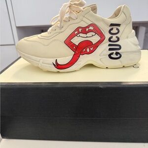 Gucci Women's Cream Sneakers with Red Graphic